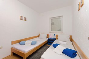 Apartments and Rooms Mladen