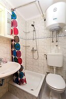 Apartments and Rooms Mladen