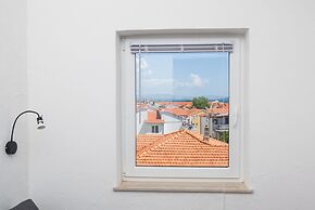 Apartments and Rooms Mladen