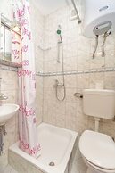 Apartments and Rooms Mladen