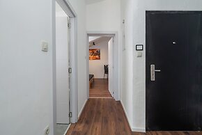 Apartments and Rooms Mladen