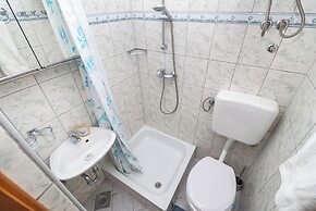 Apartments and Rooms Mladen