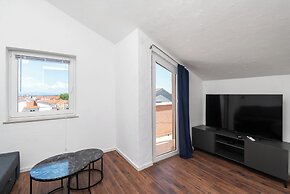 Apartments and Rooms Mladen