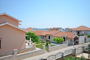 Apartments and Room Zinka
