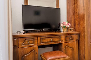 Apartment and Rooms Artina