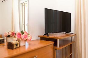 Apartment and Rooms Artina