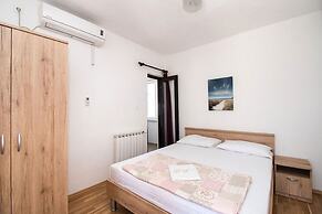 Apartments Crljenko