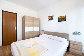 Apartments Crljenko