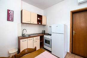 Apartments Crljenko