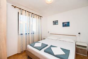 Apartments Crljenko