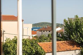 Apartment Center and Beach