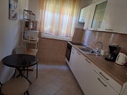 Apartments Mira