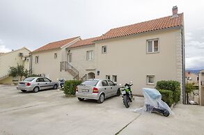 Apartments Karlo