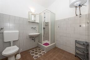 Apartments and Rooms Dragica