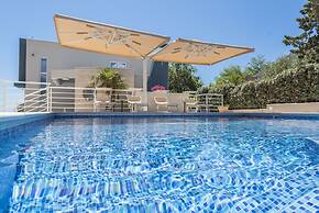 Apartments Dyana