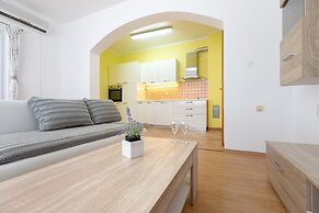 Apartments Maja