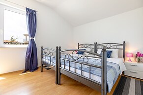 Apartments Maja