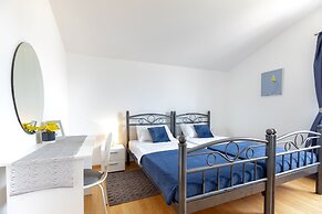 Apartments Maja