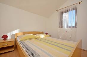 Apartments and Rooms Bepina