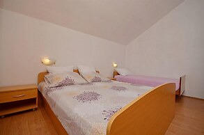 Apartments and Rooms Bepina