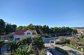 Apartments and Rooms Bepina
