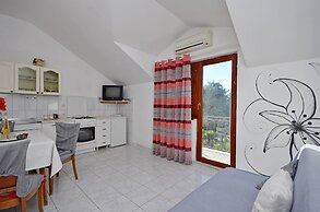 Apartments and Rooms Bepina