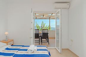 Apartments Luka