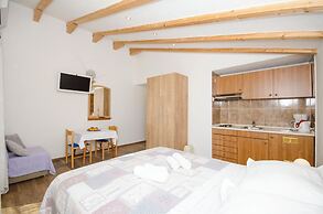 Apartments Mira