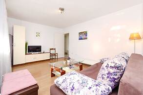 Apartment Violet