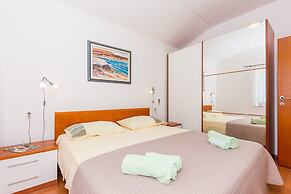 Apartments Ivan Sea View Lun