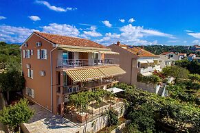 Apartments Ivan Sea View Lun
