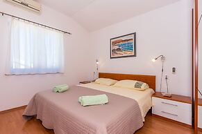 Apartments Ivan Sea View Lun