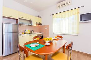Apartments Ivan Sea View Lun