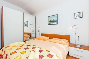 Apartments Ivan Sea View Lun