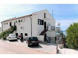 Apartments Bee Maja