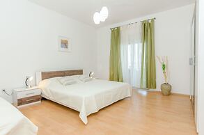 Apartments Bee Maja