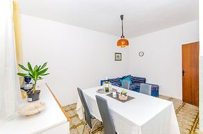 Apartments Bee Maja