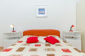 Apartments Bee Maja