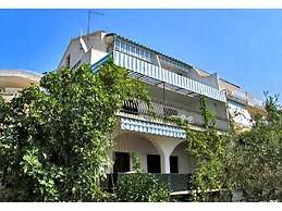 Apartments Bee Maja