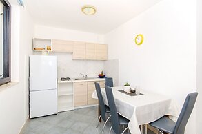 Apartments Bee Maja