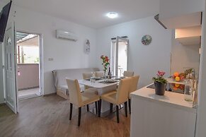 Apartment Pocrnja
