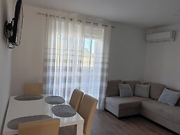Apartment Pocrnja