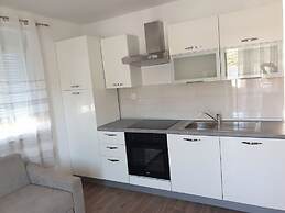 Apartment Pocrnja