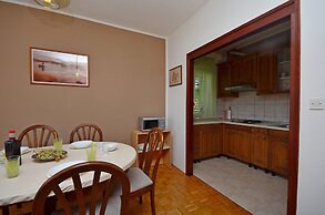 Apartment and Room Ivica