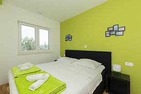 Apartments Djani