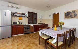Apartments Djani