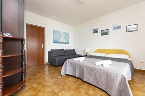 Apartments Djani