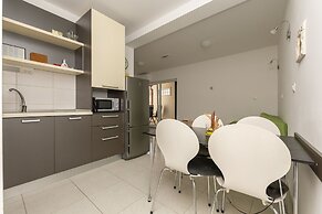 Apartments Djani