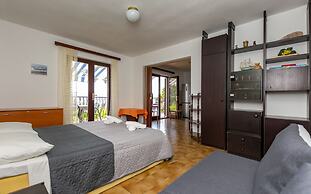 Apartments Djani