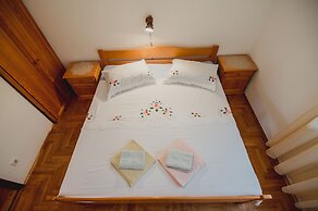 Apartments Antun